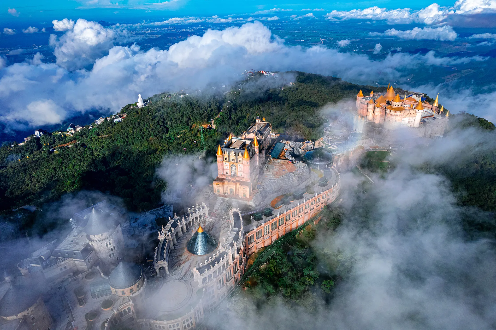 Bà Nà Hills - Xứ sở thần tiên giữa núi rừng Đà Nẵng