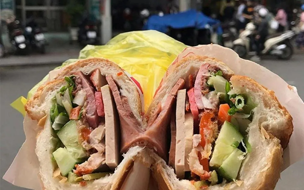 Bánh mì Sài Gòn, thức quà vô giá theo dòng thời gian
