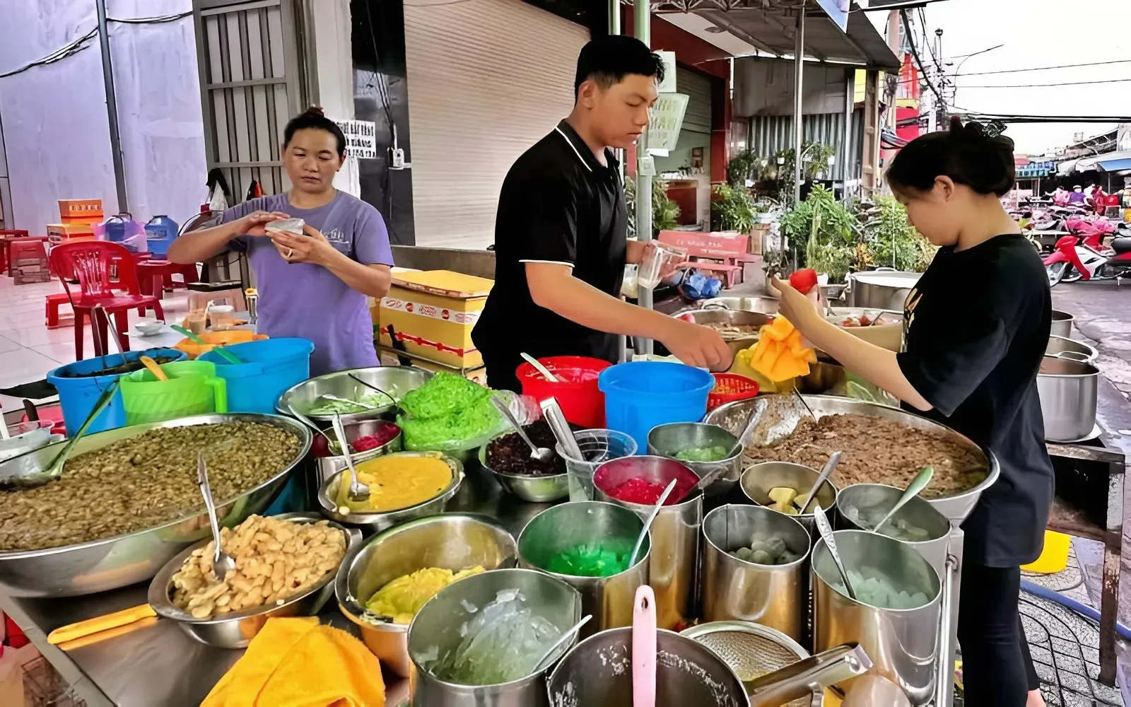 Thưởng thức các món chè ở Sài Gòn ngon "mát lòng mát dạ"