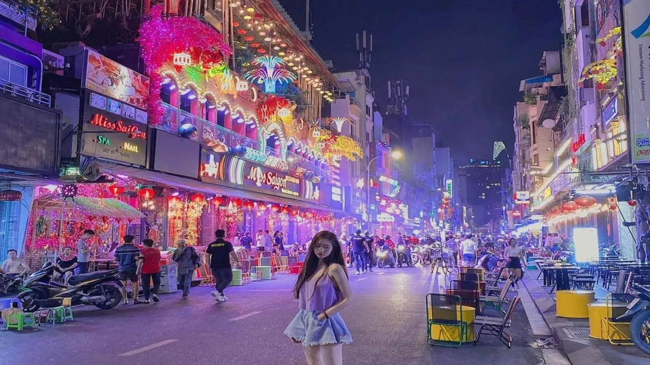 Phố Tây Bùi Viện, địa điểm thu hút giới trẻ Sài thành