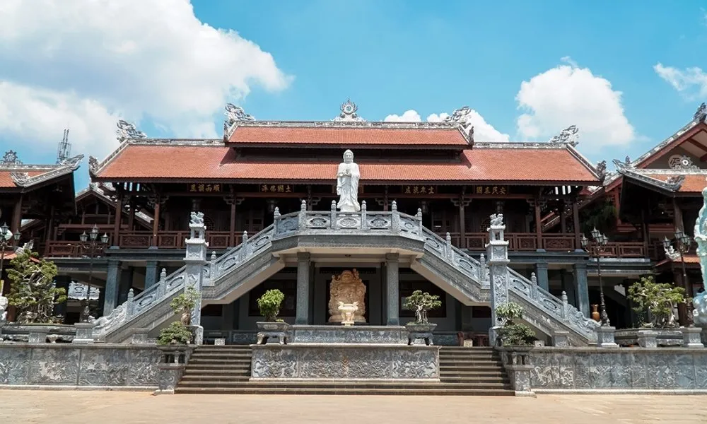Chùa Sắc Tứ Khải Đoan lưu giữ nhiều cổ vật quý giá