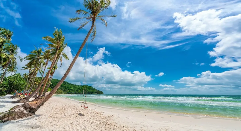 Bãi Sao toát lên vẻ đẹp hoang sơ và yên bình