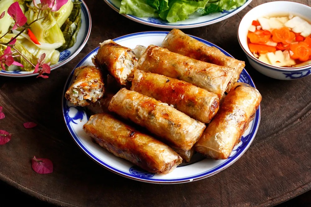 Nem cua bể mang đến hương vị thương nhớ cho du khách