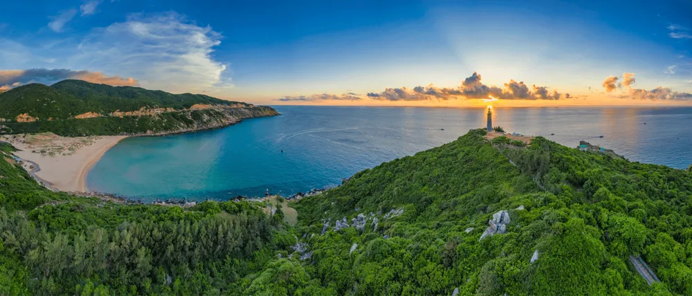 Vé máy bay Hà Nội Tuy Hoà, khám phá vẻ đẹp phố biển miền Trung