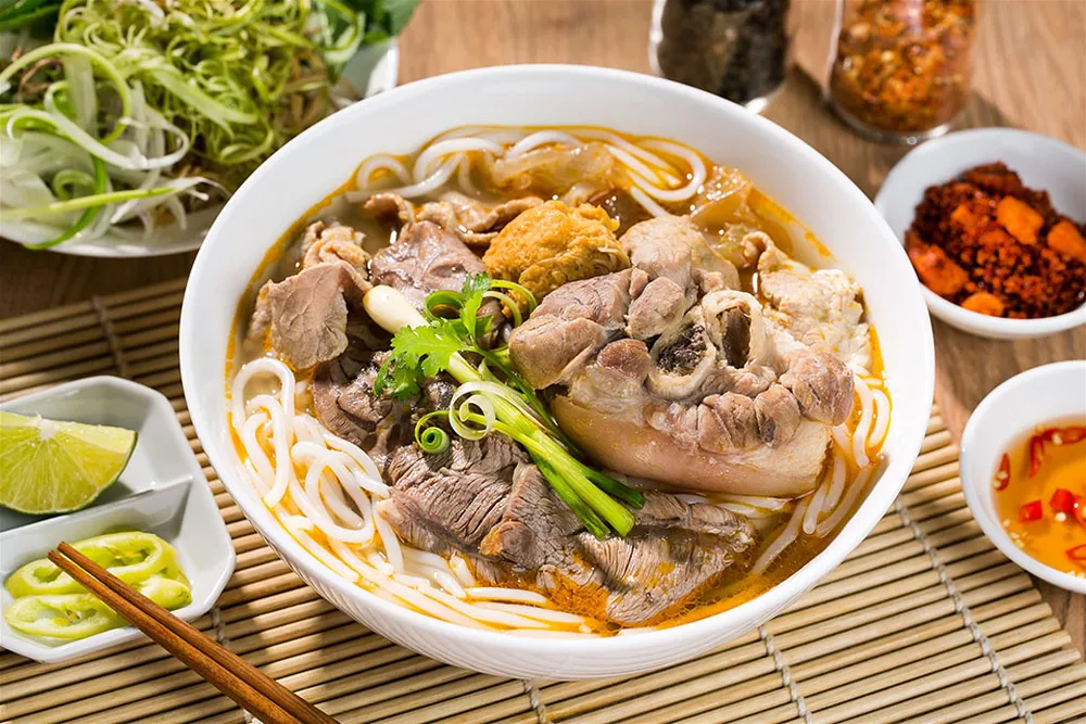 Bún bò Huế được xem là món đặc sản được nhiều du khách yêu thích
