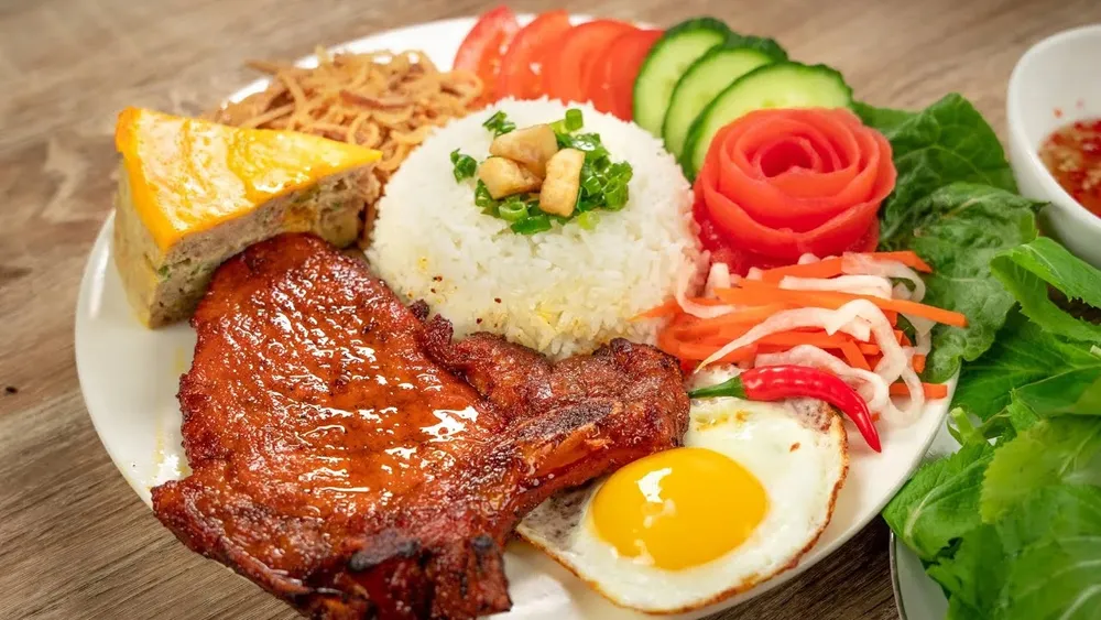 Cơm tấm là món ăn quốc dân tại Sài Thành