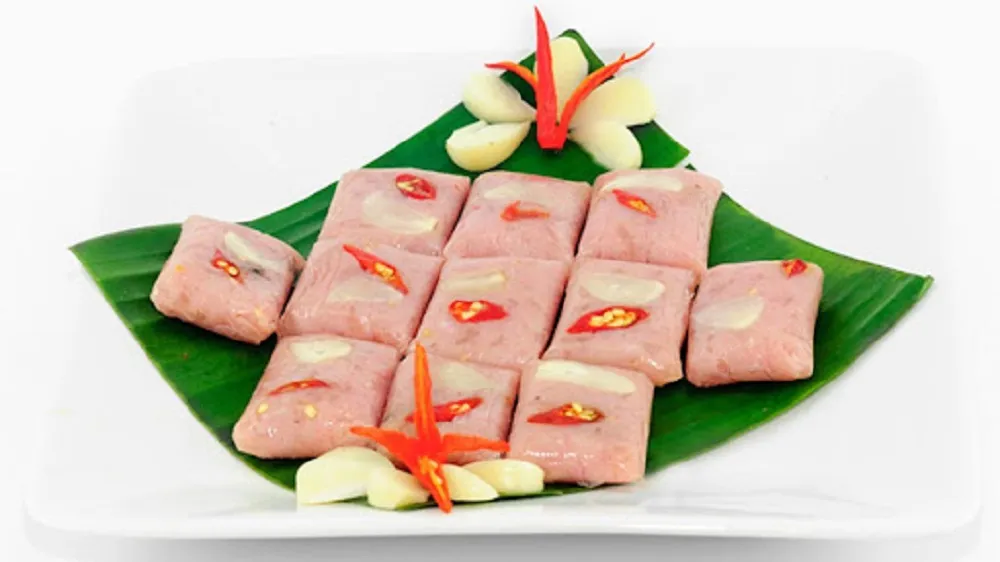 Nem Huế là sự lựa chọn hoàn hảo cho những tín đồ đam mê ẩm thực Huế