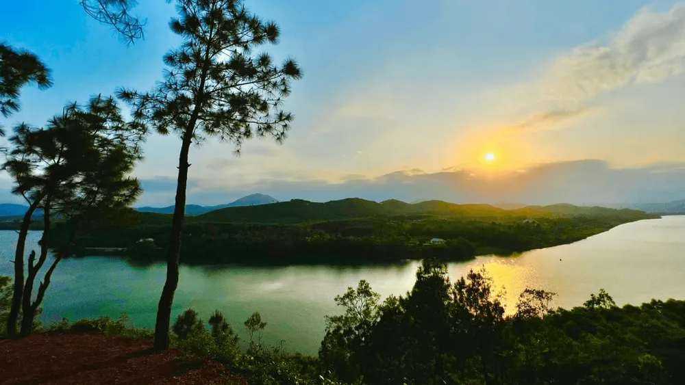 Đồi Vọng Cảnh mang đầy chất thơ vào lúc chiều hoàng hôn