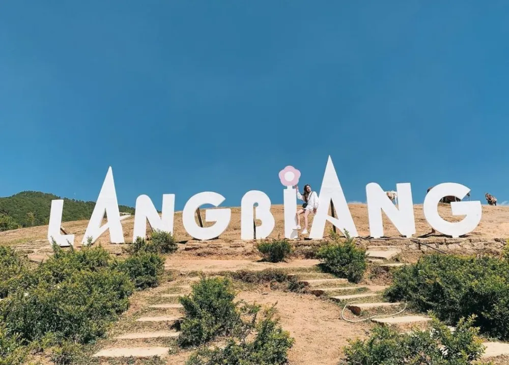 Đỉnh LangBiang là địa điểm lý tưởng để ngắm nhìn trọn khung cảnh Đà Lạt