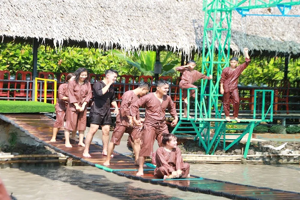 Làng du lịch mang đến cho du khách trải nghiệm chuẩn miền Tây