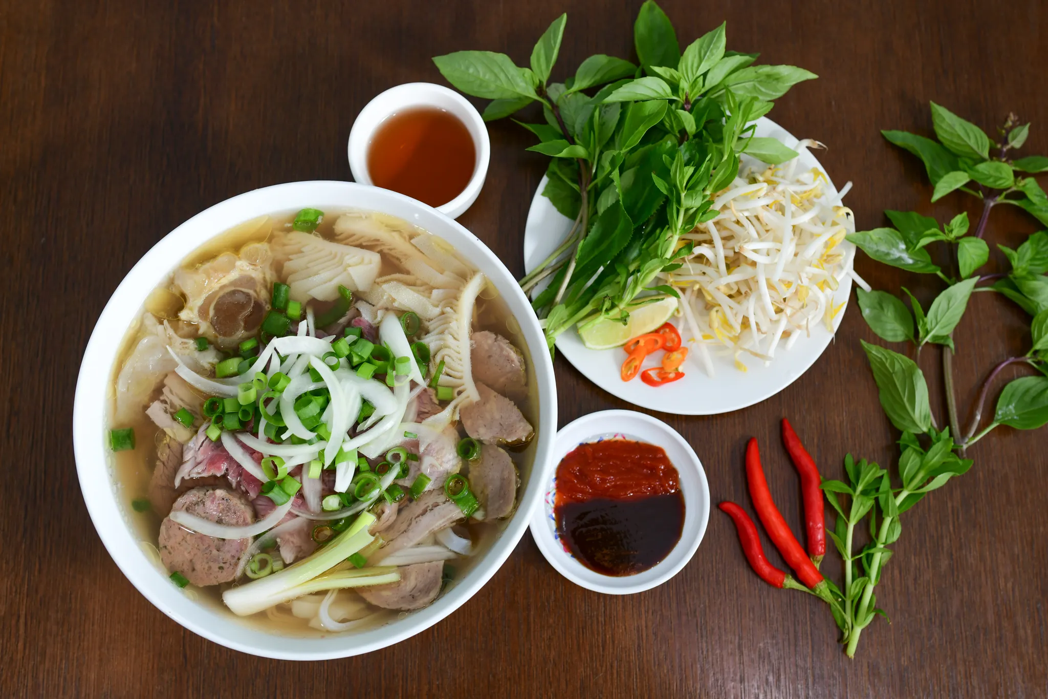 Phở Hà Nội mang hương vị thanh, nhẹ vô cùng hấp dẫn