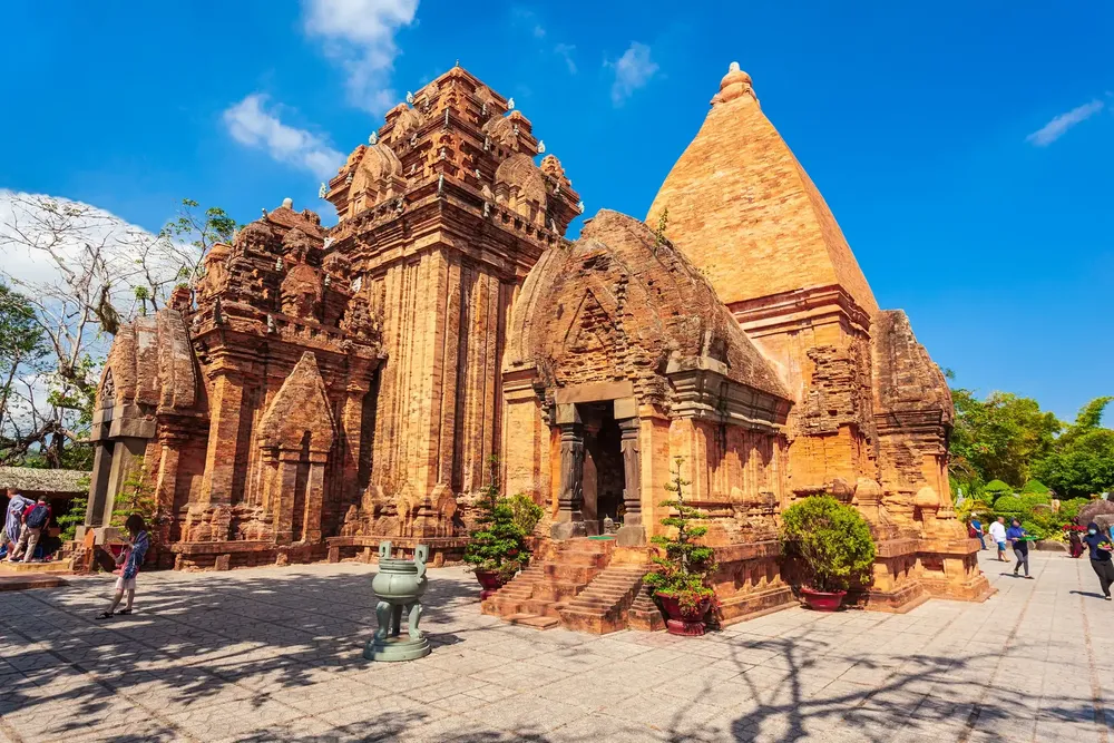 Tháp Bà Ponagar mang nhiều giá trị lịch sử