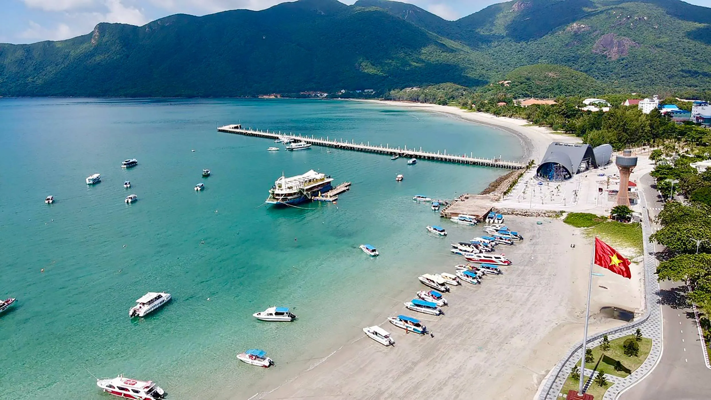 Vé máy bay Hà Nội Côn Đảo