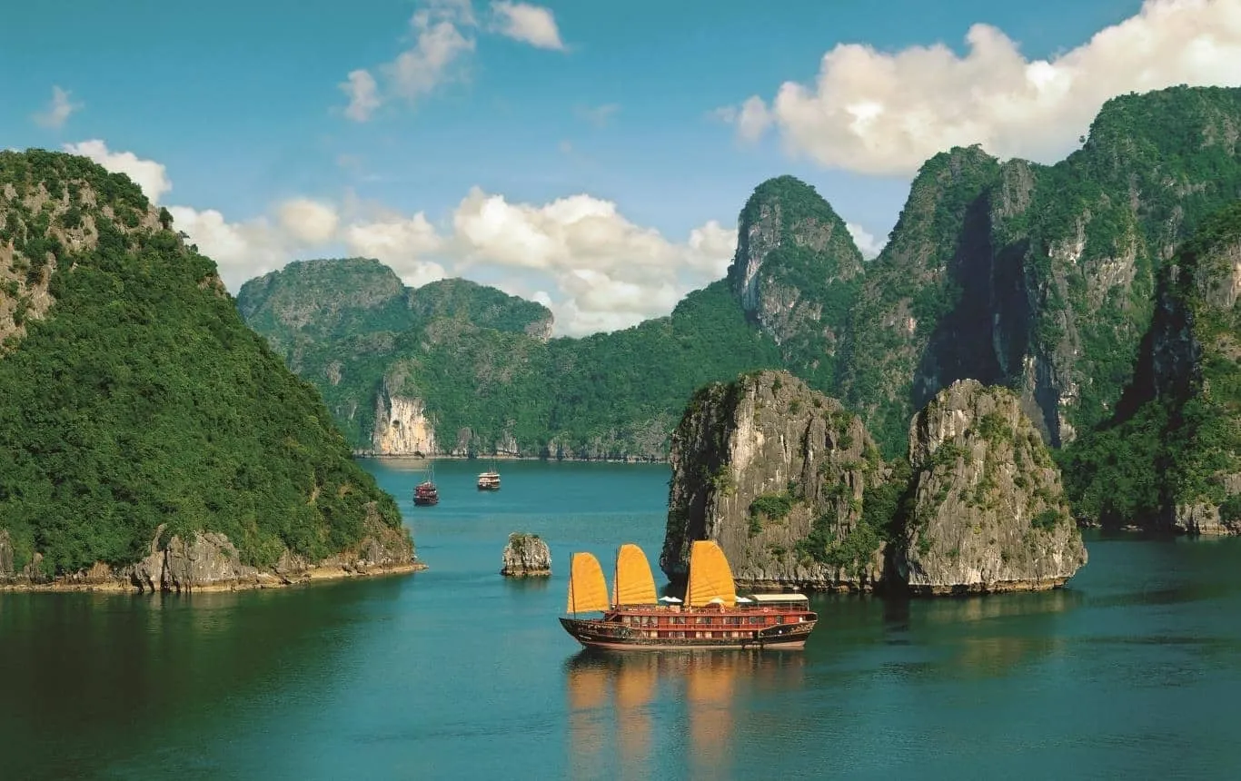 Du lịch Hạ Long Quảng Ninh, bản giao hưởng của biển trời