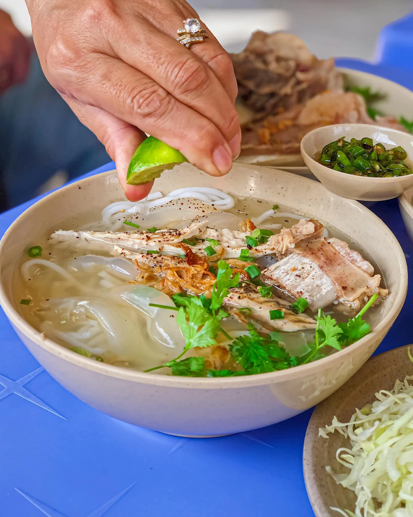 Bún sứa hấp dẫn ở Nha Trang