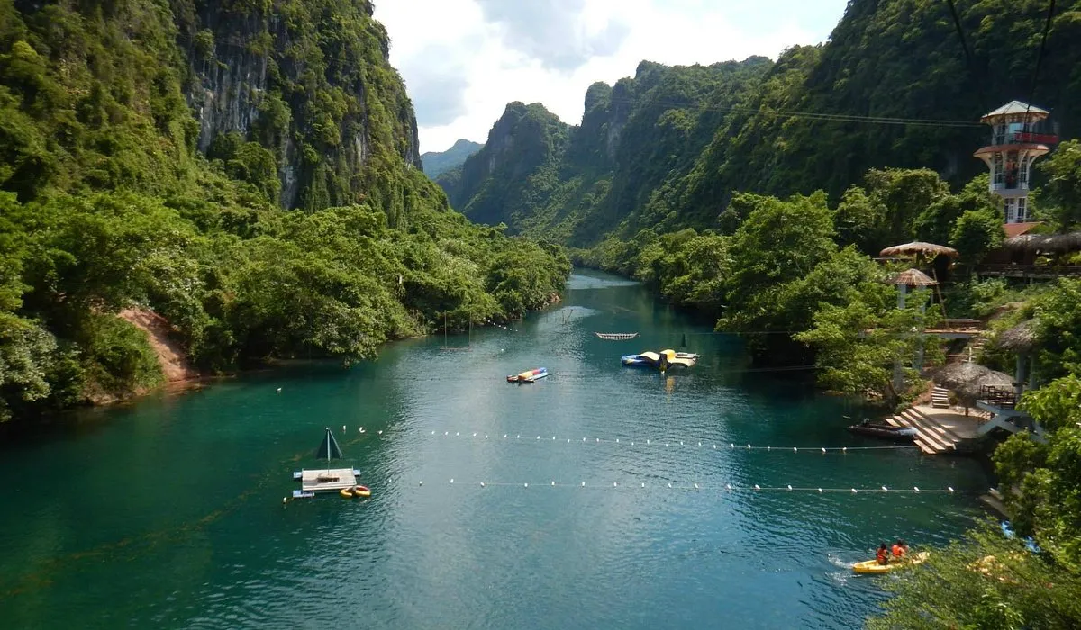 Du lịch Quảng Bình, khám phá Vương quốc Hang động huyền bí