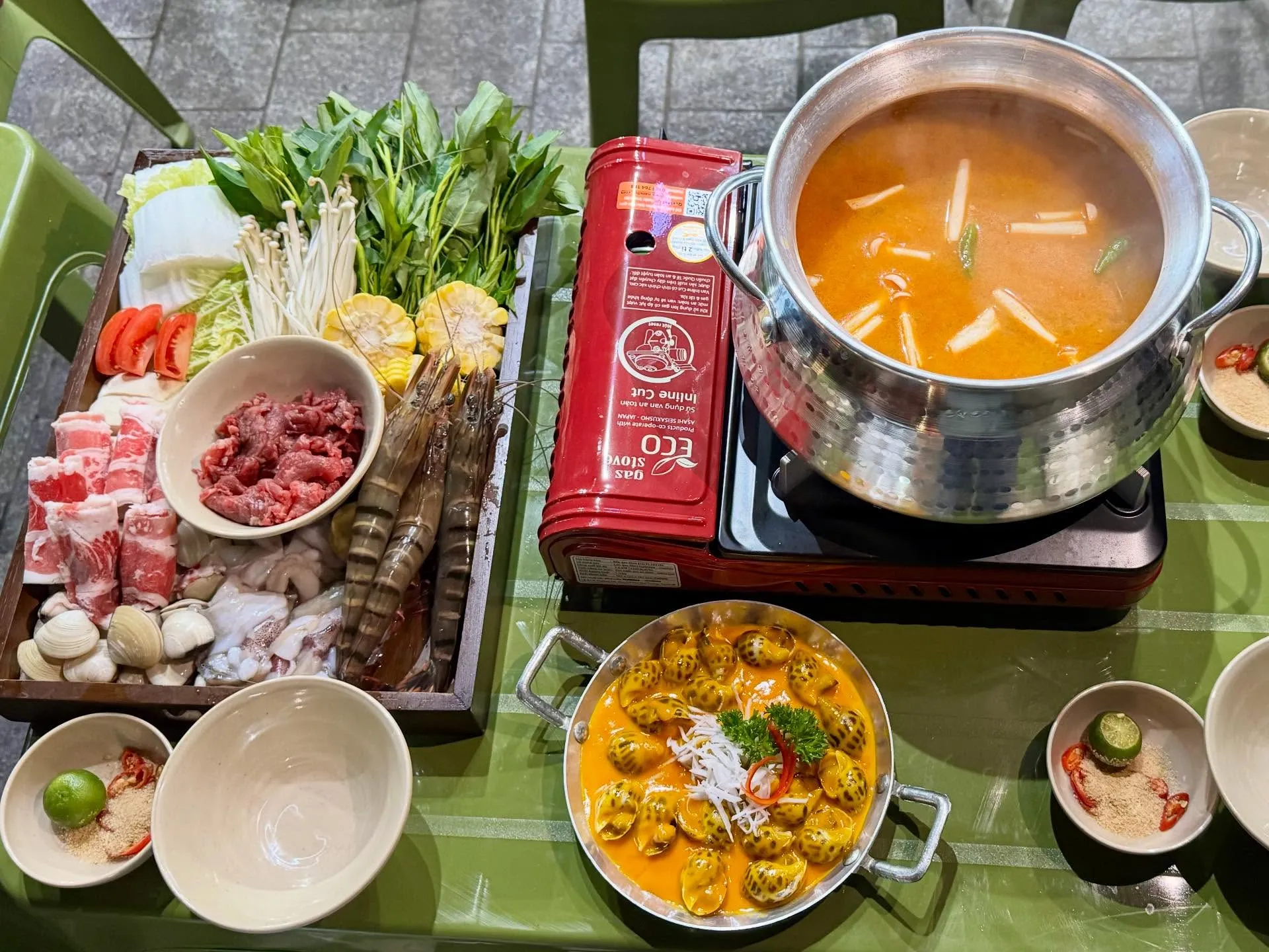 Ăn hải sản Làng Bè Phú Quý siêu tươi sống hấp dẫn