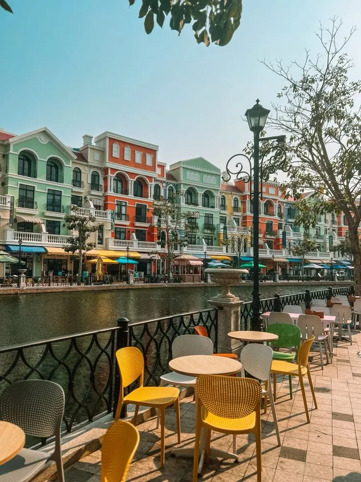 Hoàng hôn rực rỡ tại Thị trấn Hoàng Hôn Sunset Town Phú Quốc